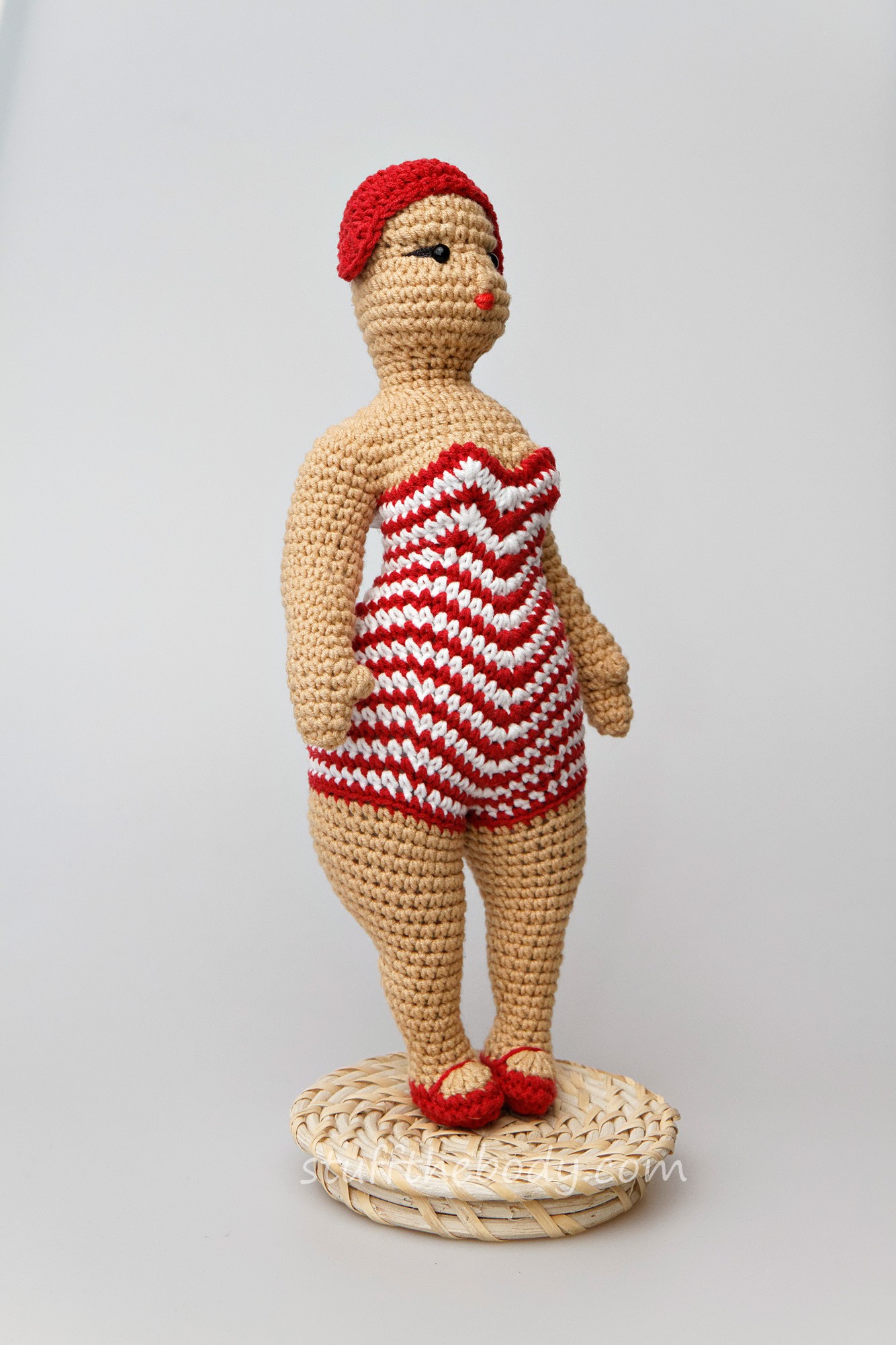 seamless amigurumi chubby doll, crochet fat girl figurine